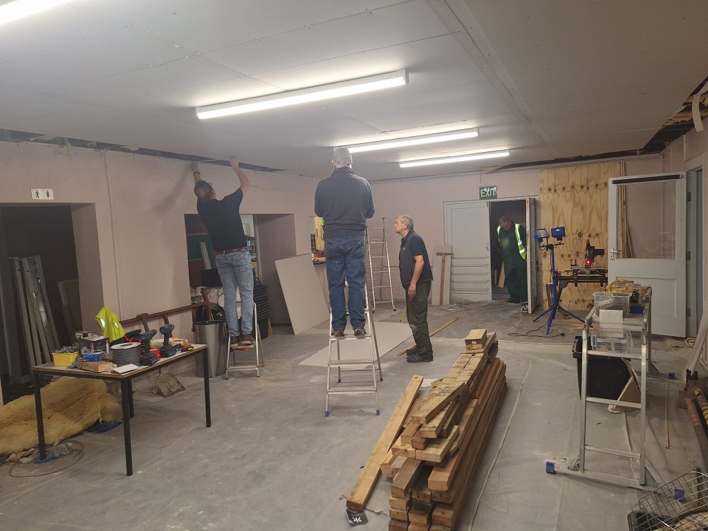 Finishing the plasterboarding